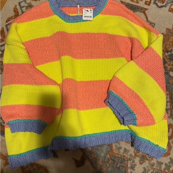 NWT Free People Beach Ball Chic Pullover - Picture 3 of 4